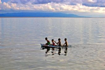 kids_boat.jpg kids_boat.jpg