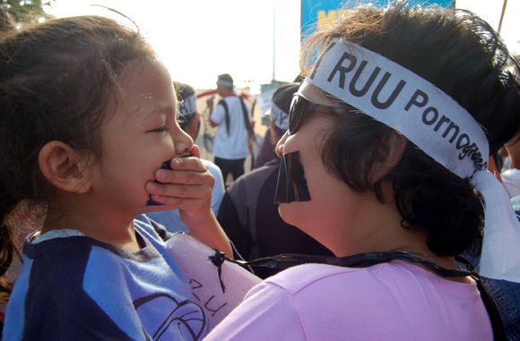 pandhuagie5-like_mother_like_daughter.jpg pandhuagie5-like_mother_like_daughter.jpg